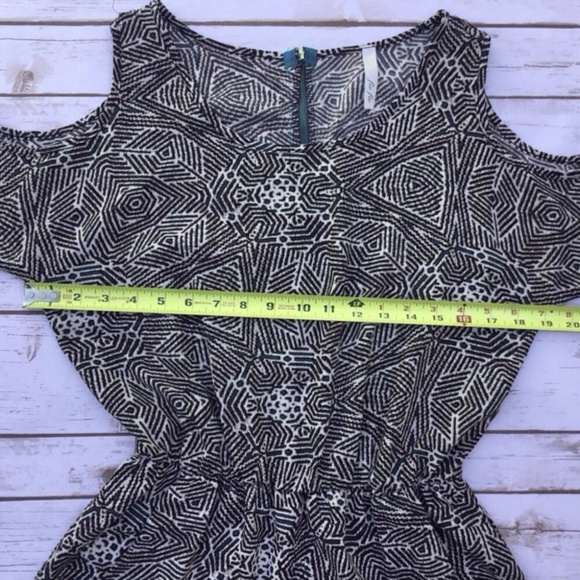Fio Fio Cold Shoulder Tribal Print Festival Romper - Picture 7 of 7